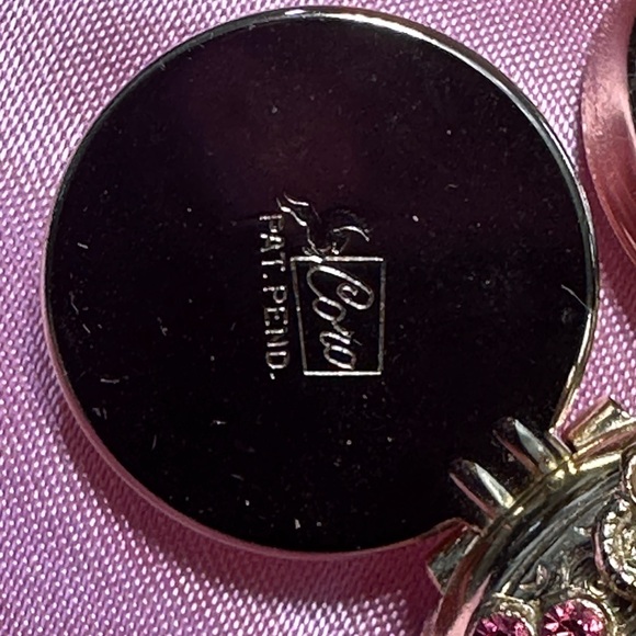 BROOCH: Rare vintage Pegasus, coral gold tone, rose, pink, locket, one of a kind - Picture 5 of 17